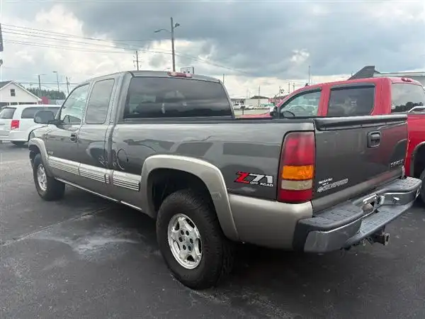 2000 Chevrolet Silverado 1500 1500 LS 4X4 EXTENDED CAB LWB's photo