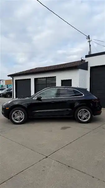 2016 Porsche Macan S's photo