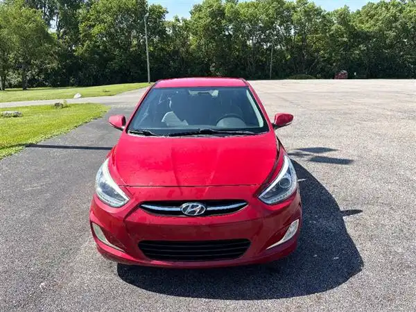 2015 Hyundai Accent Sport 5-Door 6-Speed Automatic's photo