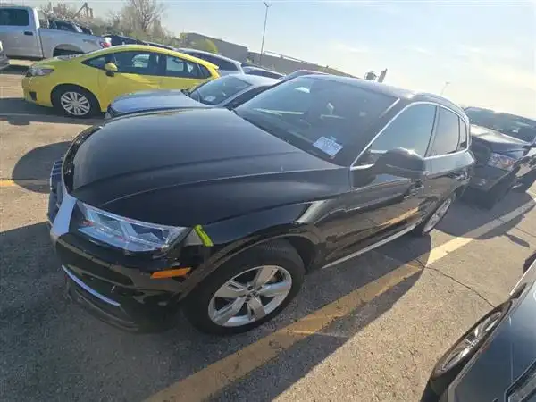 2018 Audi Q5 2.0T quattro S tronic Premium Plus's photo
