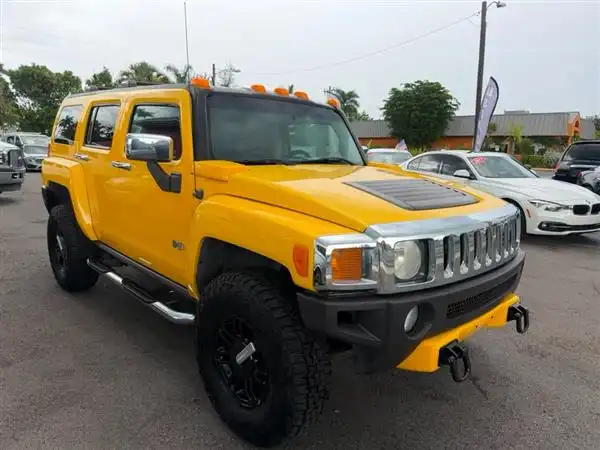 2006 Hummer H3 SUV's photo