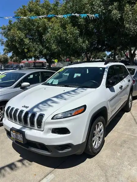 2015 Jeep Cherokee Sport 4X4's photo