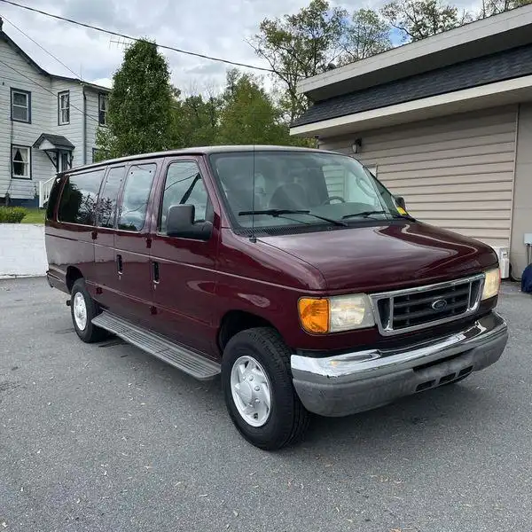 2006 Ford E-Series E-350 XLT Super Duty Extended's photo
