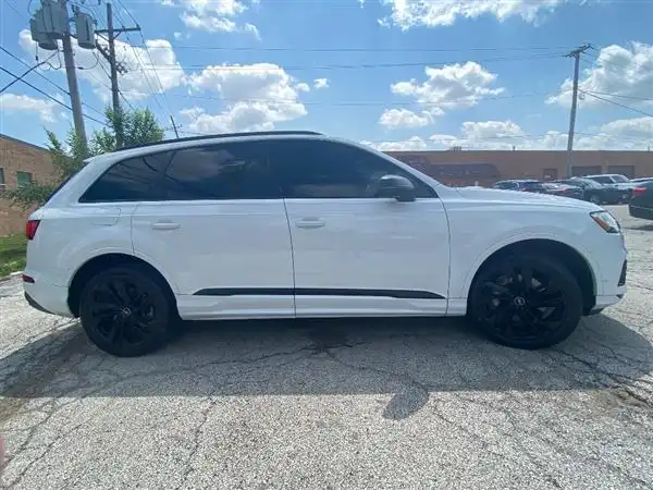 2023 Audi Q7 55 Premium Plus quattro Tiptronic's photo