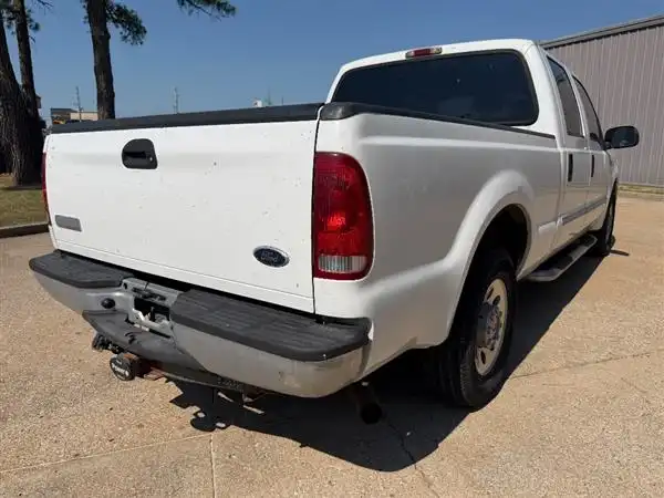 2005 Ford F-250 XLT Crew Cab SWB's photo