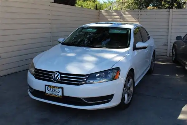 2012 Volkswagen Passat SE w/Sunroof AUTO PZEV's photo
