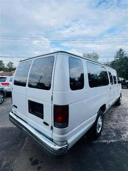 2003 Ford E-Series E-350 Extended photo 5