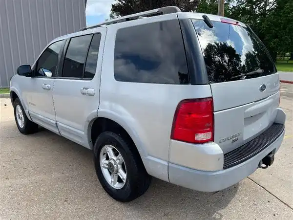 2002 Ford Explorer XLT's photo