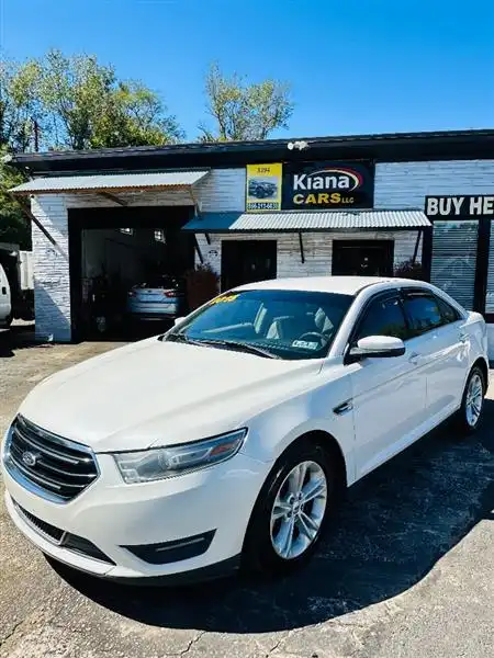 2015 Ford Taurus SEL FWD's photo