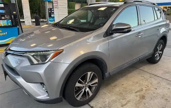2016 Toyota RAV4 XLE AWD's photo