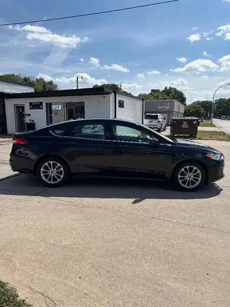 2019 Ford Fusion SE FWD's photo