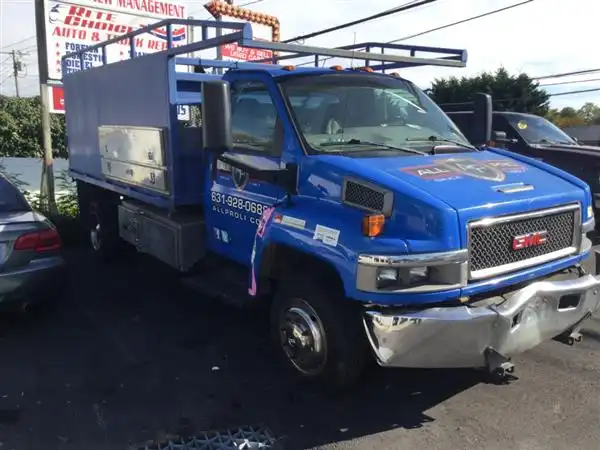 2004 GMC TopKick's photo
