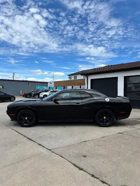 2021 Dodge Challenger SXT Auto's photo