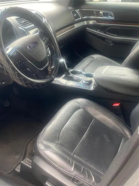 2016 Ford Explorer Limited 4WD photo 5
