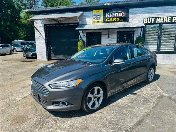 2016 Ford Fusion SE FWD's photo