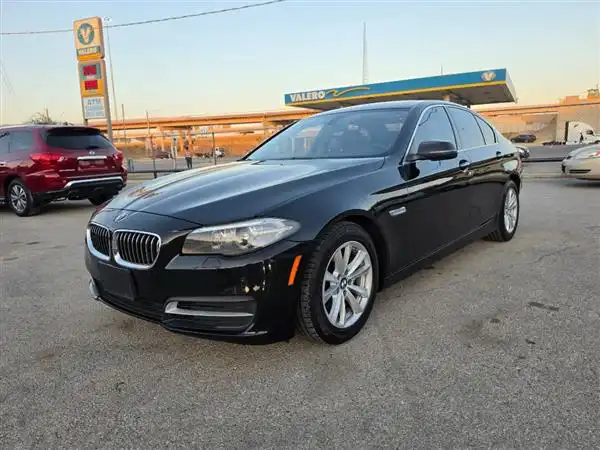 2014 BMW 5 Series 528i xDrive Sedan's photo
