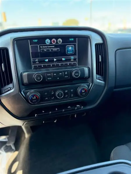 2014 Chevrolet Silverado 1500 LT Crew Cab Short Box photo 4
