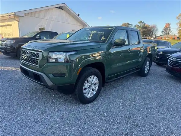 2022 Nissan Frontier SV Crew Cab 4X4 SWB's photo