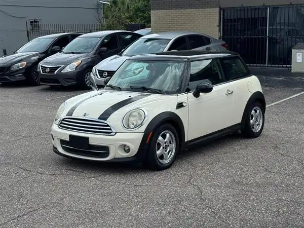 2011 MINI Cooper Base's photo