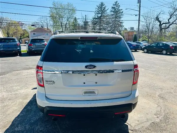 2012 Ford Explorer Base photo 4