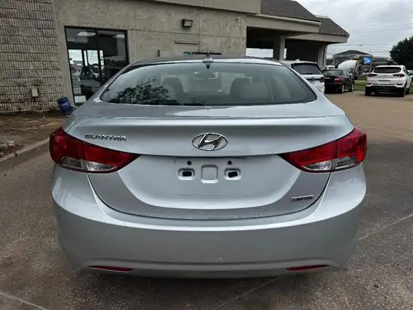 2012 Hyundai Elantra 1.8 Limited A/T's photo