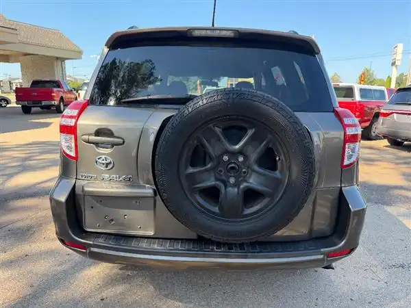 2009 Toyota RAV4 Base's photo