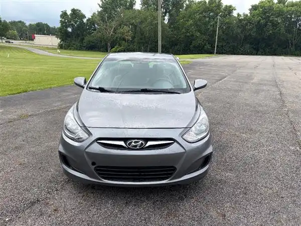 2014 Hyundai Accent GLS 4-Door 6-Speed Automatic's photo
