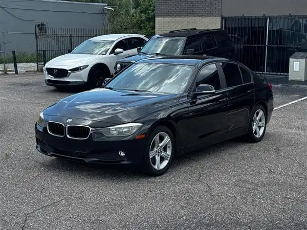 2015 BMW 3 Series 320i Sedan's photo