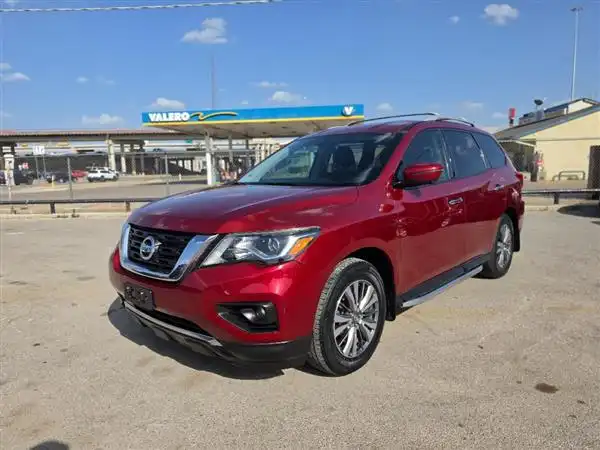 2019 Nissan Pathfinder SL 2WD's photo
