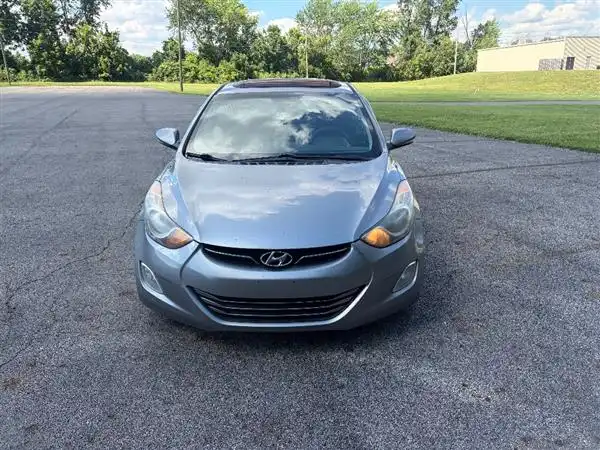 2012 Hyundai Elantra 1.8 Limited A/T PZEV's photo