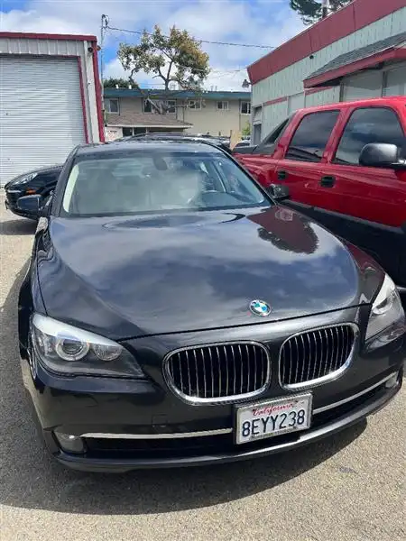 2010 BMW 7 Series 750Li's photo