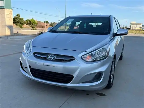 2017 Hyundai Accent SE 5-Door 6-Speed Automatic's photo