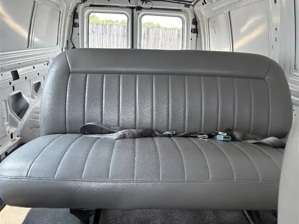 2012 Ford E-Series E-150 Van photo 5