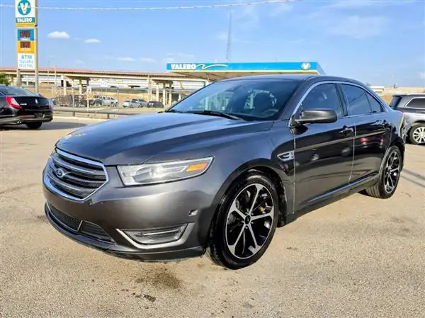 2015 Ford Taurus Limited FWD's photo