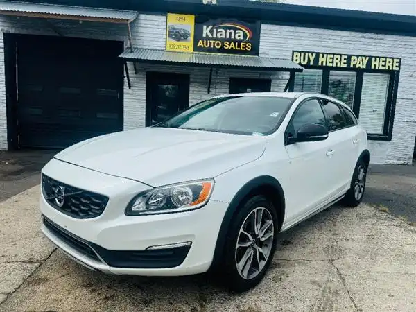2018 Volvo V60 T5 AWD Cross Country's photo