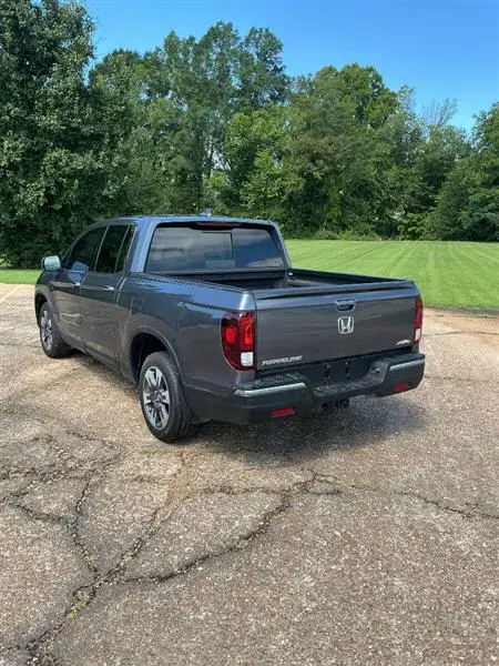 2019 Honda Ridgeline RTL AWD E photo 4