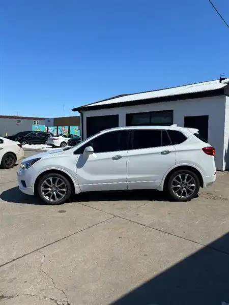 2020 Buick Envision Essence FWD's photo