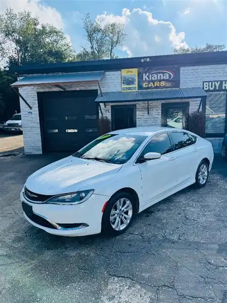 2015 Chrysler 200 Limited's photo