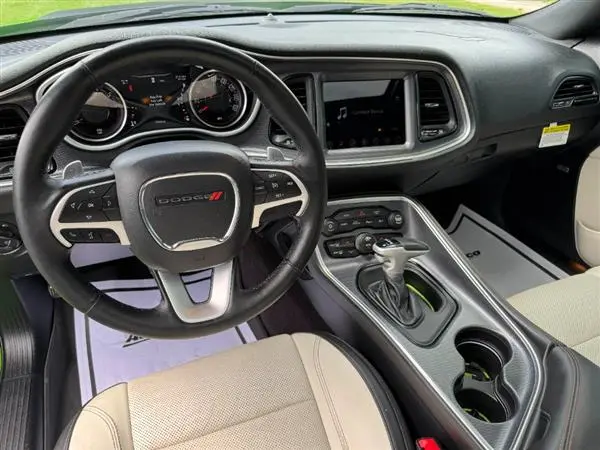 2017 Dodge Challenger GT photo 5