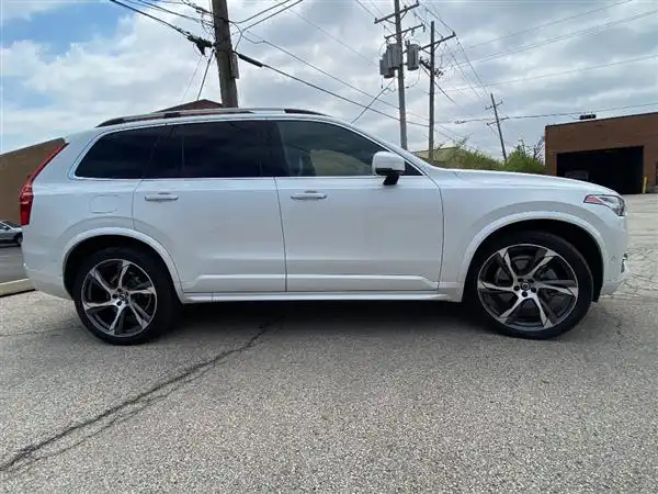 2019 Volvo XC90 T6 Momentum AWD's photo