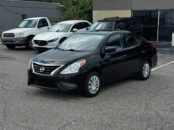 2017 Nissan Versa 1.6 S MT's photo