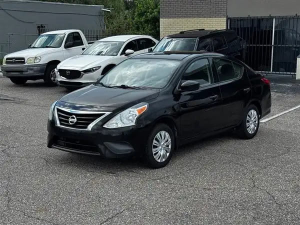 2017 Nissan Versa 1.6 S MT's photo