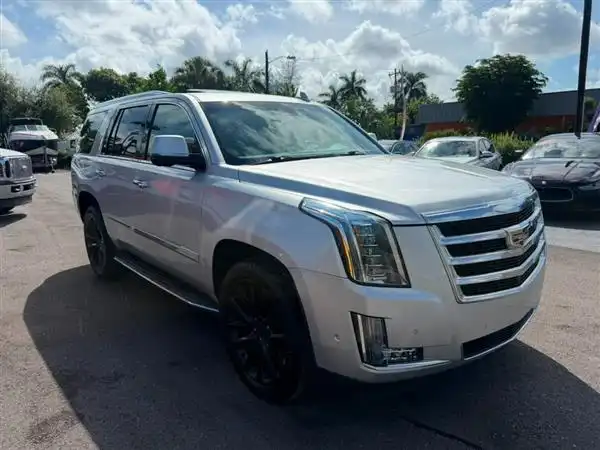 2018 Cadillac Escalade AWD Luxury's photo