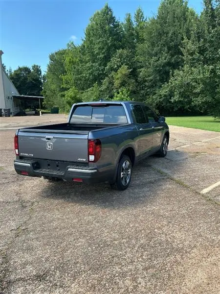 2019 Honda Ridgeline RTL AWD E photo 3