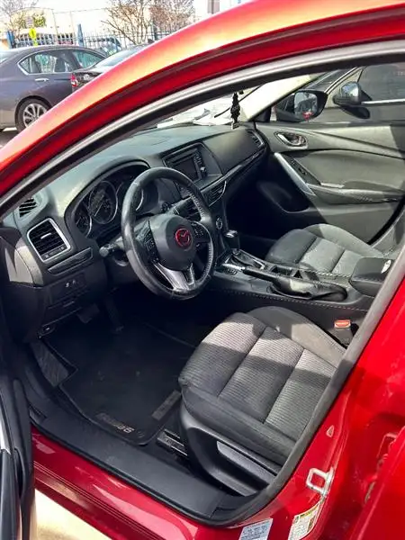 2015 Mazda EZ-6 i Sport Auto's photo
