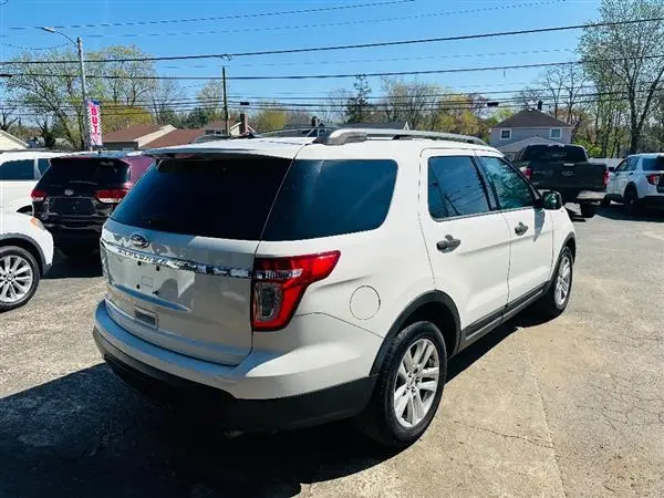 2012 Ford Explorer Base photo 5
