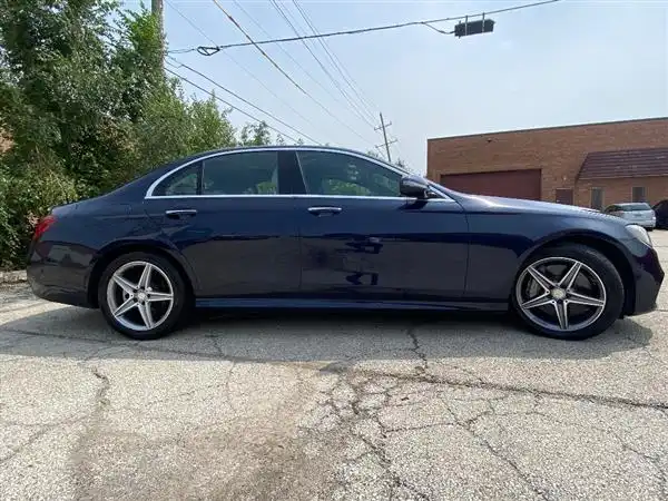 2017 Mercedes-Benz E-Class E300 4MATIC's photo