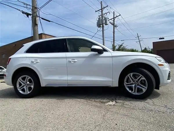 2019 Audi Q5 2.0T quattro S tronic Premium's photo