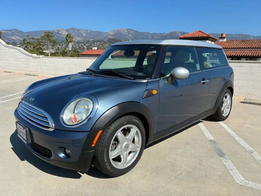 2010 MINI Cooper Clubman's photo