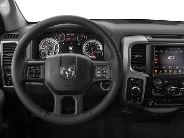 2017 RAM 1500 Lone Star Silver Crew Cab 5'7 photo 4